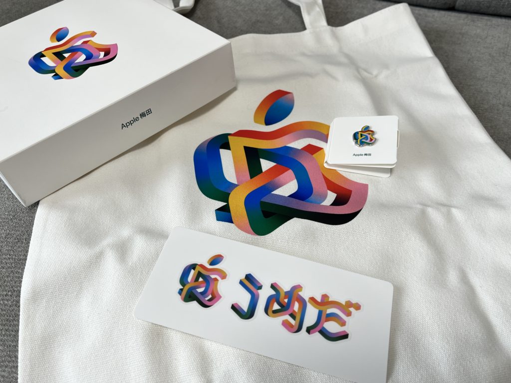 Apple梅田 ピンバッチ